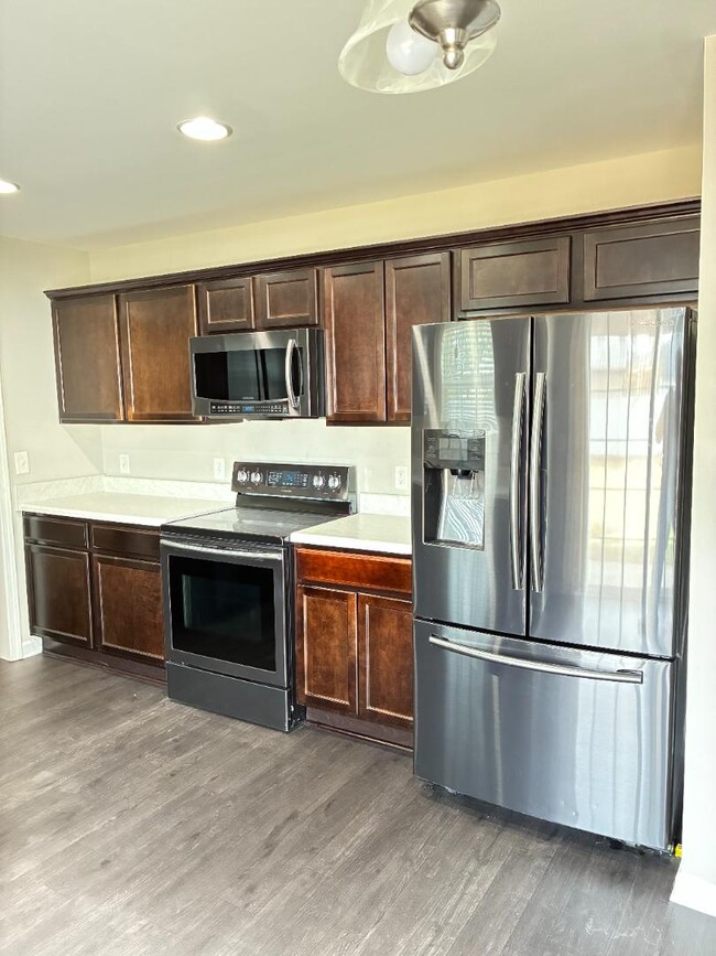 Photo - 4000 Saxby Ln NW