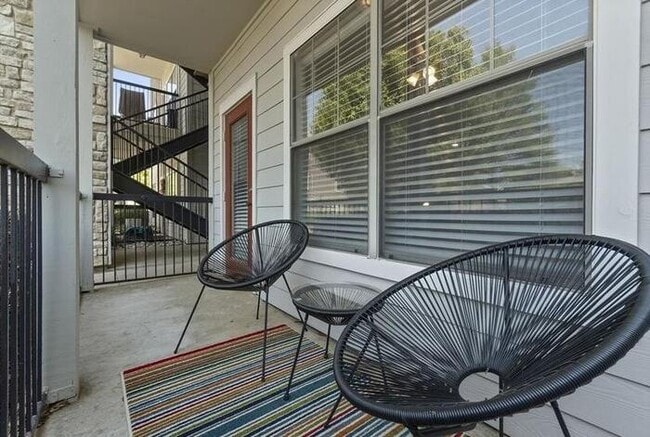 Photo - 500 S Interstate 35 Unidad d2