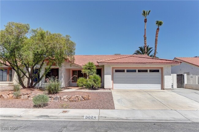 Photo - 3024 Nutwood St Casa