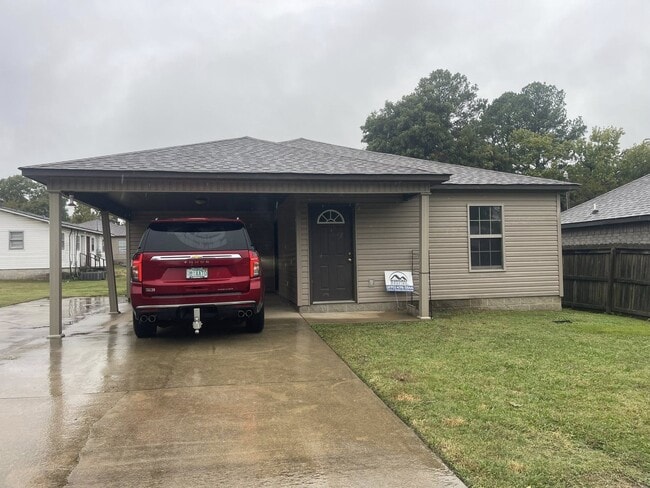 Building Photo - 718 S 6th St Unit 1