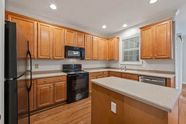 Photo - 3645 Edgemont Dr