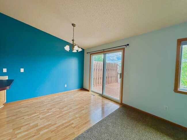 Photo - 3 Bed, 2 Bath Twinhome!