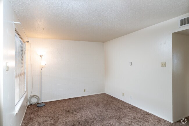 2BR, 1BA - 650SF - Living Room