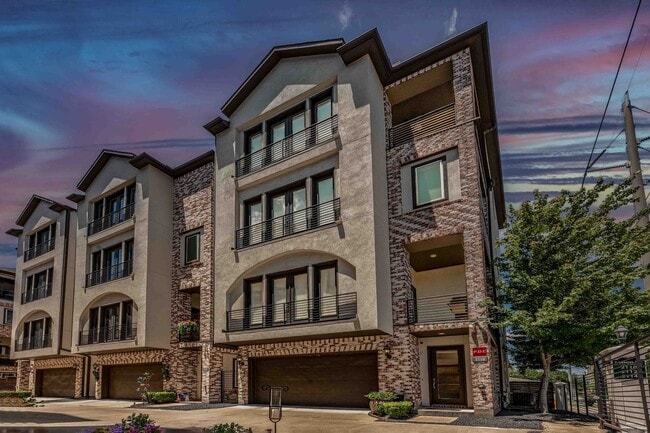 Photo - Luxury End Unit Rental with Elevator, Downtown Views, and Sky Deck ($150 off the second month!)