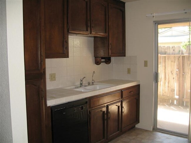 Photo - 5707 N Valentine Ave