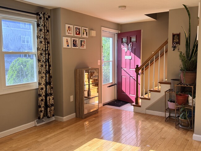 Entrance - 37 Pinecrest Vlg