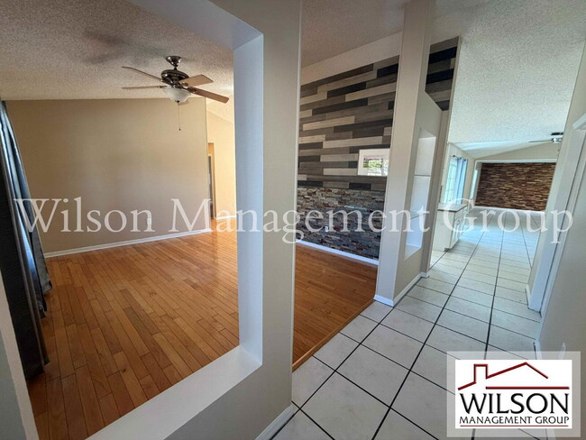 Photo - 1366 Valhalla St