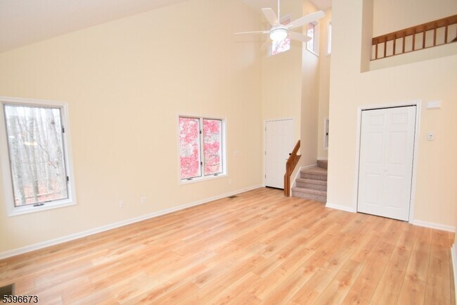 Photo - 15 Stonehouse Ct