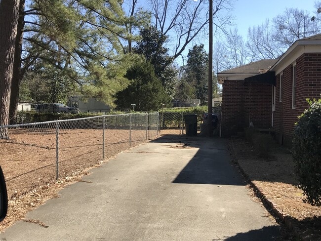 Photo - 1511 Howard St
