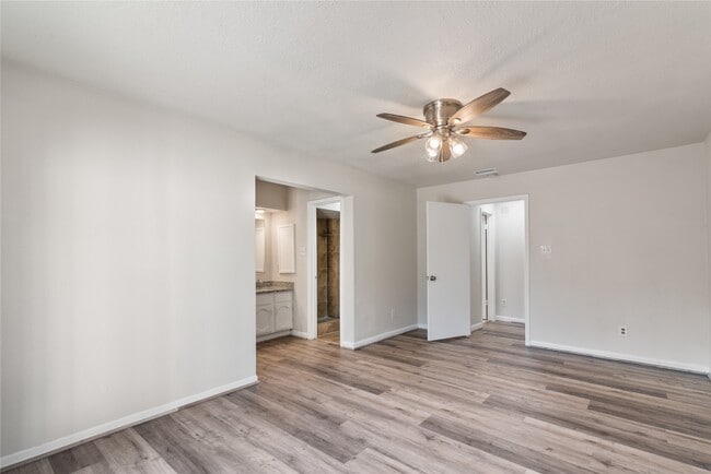 Building Photo - 22115 Fincastle Dr