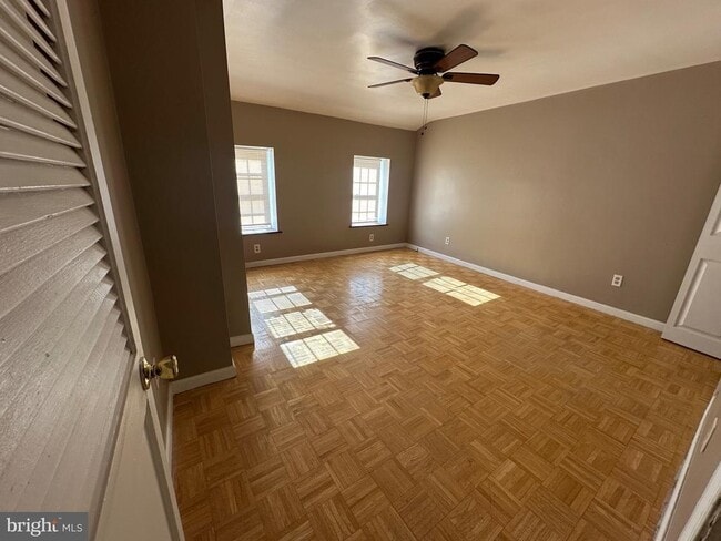 Photo - 451 E Wildey St