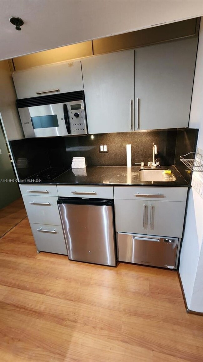 Photo - 1255 Collins Ave Unit 206