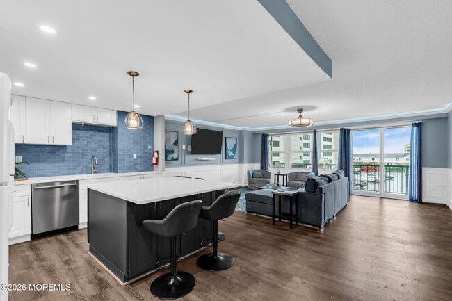 Building Photo - 480 Ocean Blvd Unit 3F