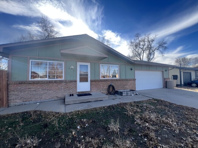 Building Photo - 1114 Longview Dr