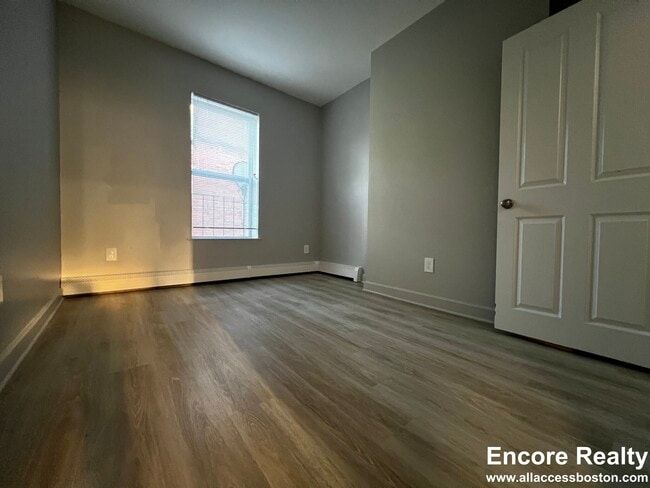 Photo - 130 Warren St Unit 1