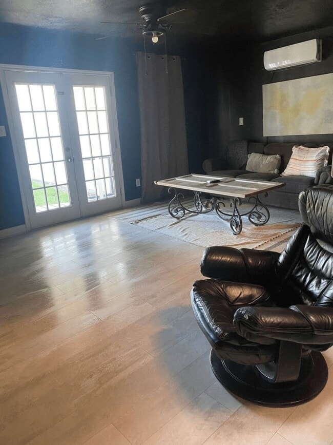 Photo - 6716 Jefferson Blvd