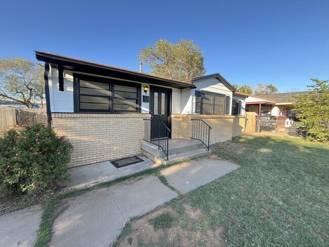 Photo - 3130 Jarvis St