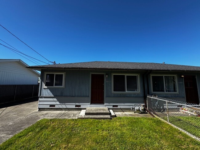 Photo - (1X) 3480-3482 D Street [PRM: Renee] Unidad (1X) 3482 D Street