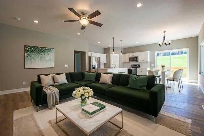 Building Photo - 358-S400 N Allen Street Unit S400