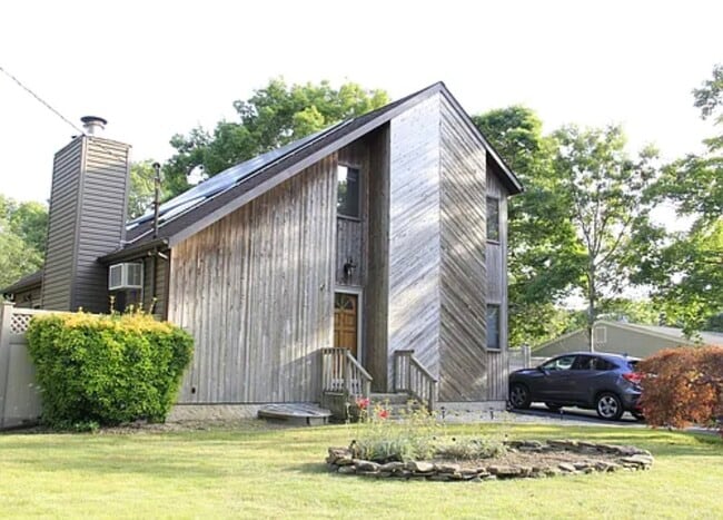 Building Photo - 346 W Woodside Ave