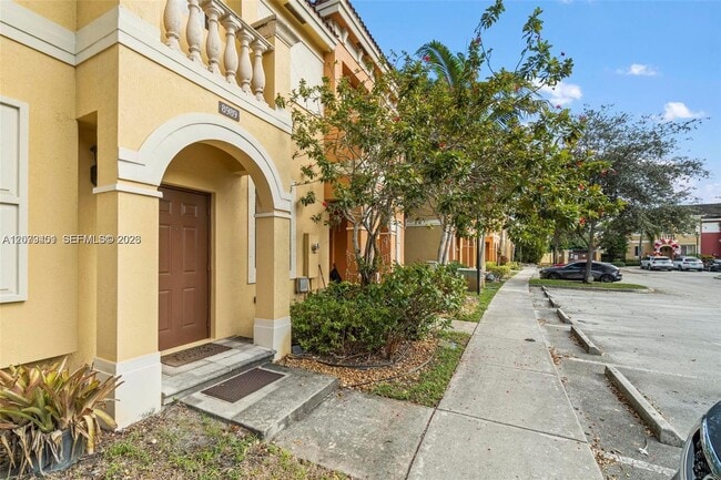 Building Photo - 8989 SW 17th Ct