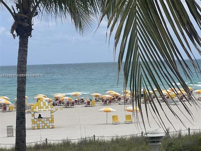 Building Photo - 100 Lincoln Rd Unit 100 Lincoln Rd  430