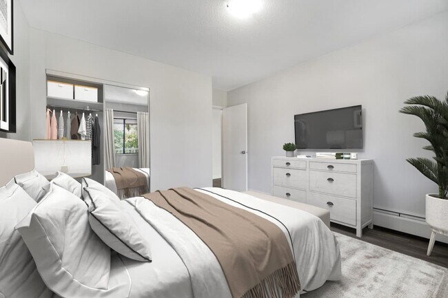 Photo - Lynn Gary Apartments