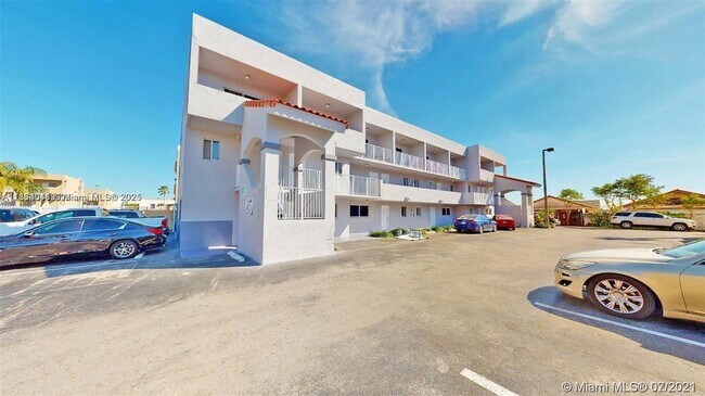 Building Photo - 2670 W 76th St Unit 208 Rental