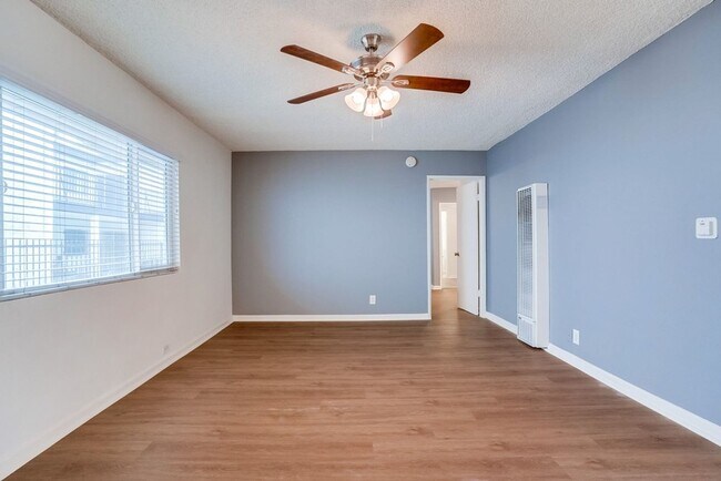 Photo - 6200 10th Ave