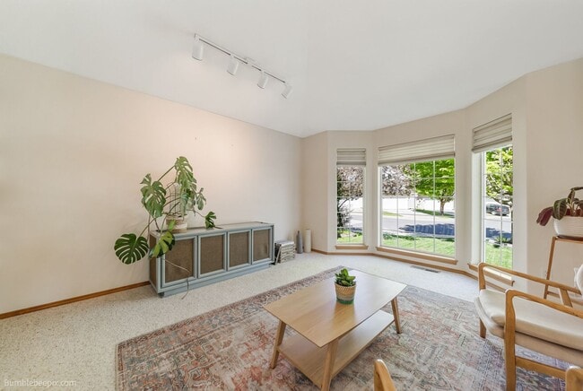 Photo - For Rent: Beautiful 3 Bed, 3 Bath Home in Desirable Eagle Ridge