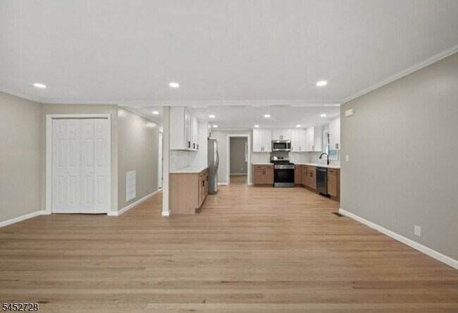Photo - 71 Moore Pl