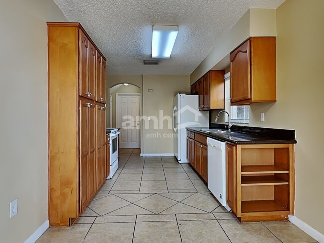 Photo - 1606 Prowmore Dr