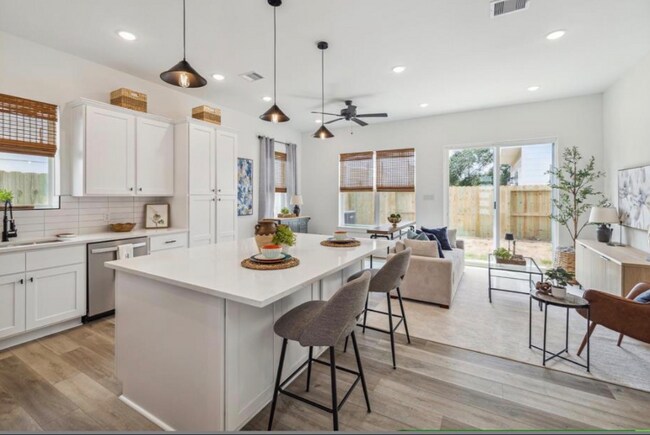 Photo - 5702 Breland St