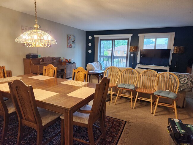 168 Brittany Farms Rd Unit E Room 2