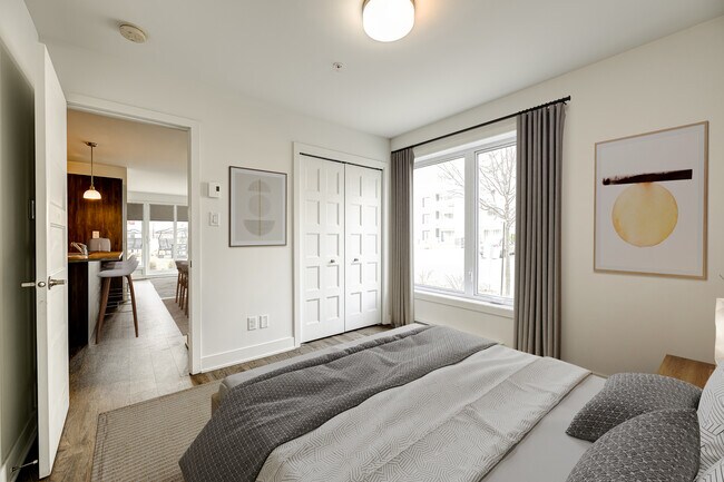 Photo - 2540 Rue Maurice-Savoie Unit 1Bedroom+Den