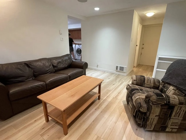 Photo - 594 Westley Ave