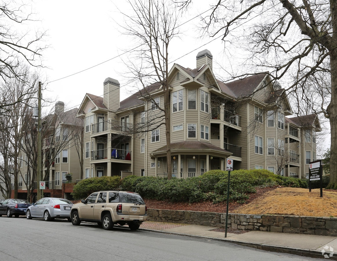 Photo - Piedmont Courtyard Apartments