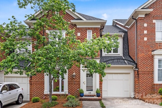 Building Photo - 1192 Hampton Gardens Ln