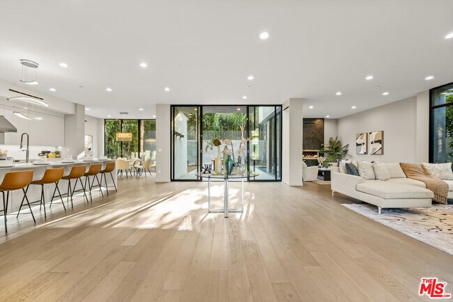 Photo - 1847 Coldwater Canyon Dr