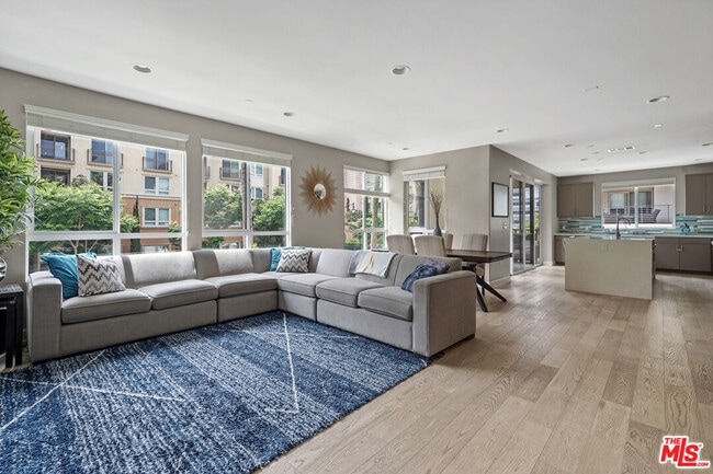 Building Photo - 12534 W Fielding Circle Unit 2