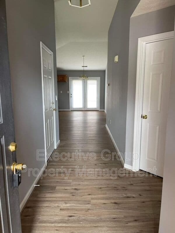 Photo - 104 Cottage Cir