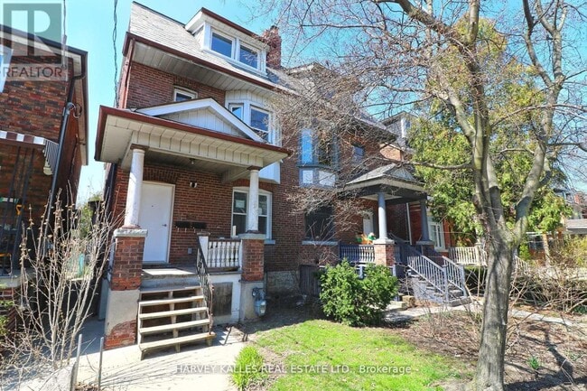Photo - 202 Major St