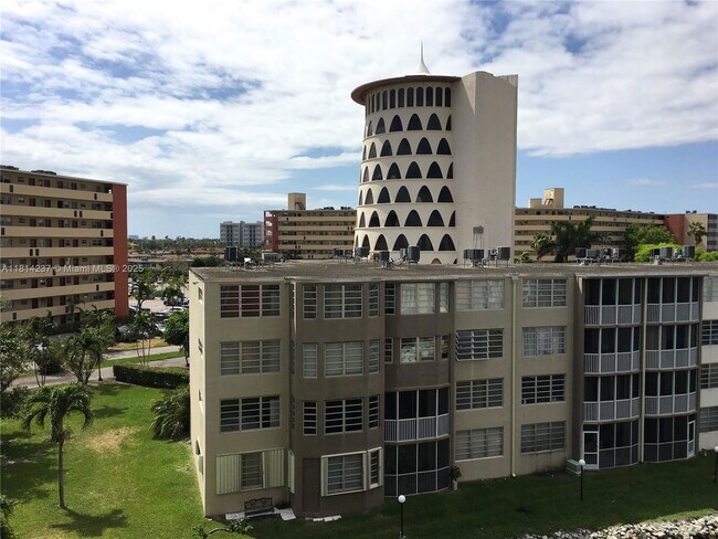 Photo - 1700 NE 191st St Unit 503