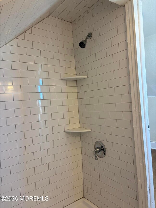 Photo - 114 Heck Ave