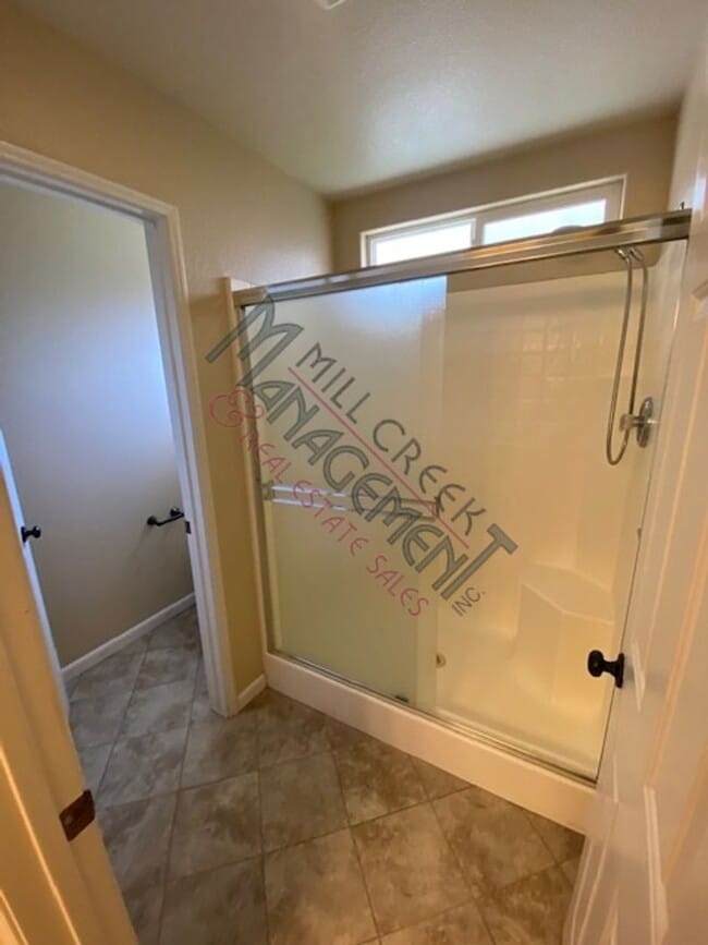 Beautiful home in great South West Visalia... House Rental in Visalia