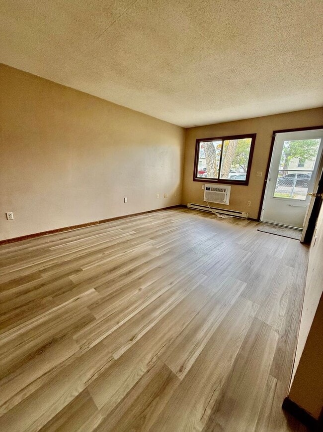 Photo - 1110/1114 2nd St SE Unit 1110 2nd St SE