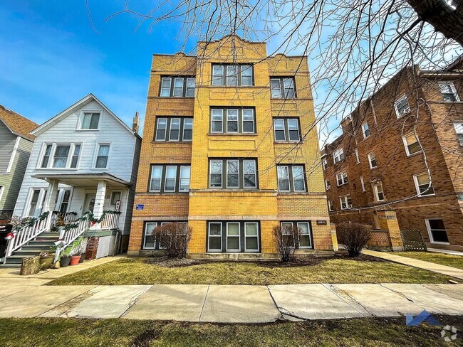 Building Photo - 3321 N Karlov Ave Unit 2W Rental