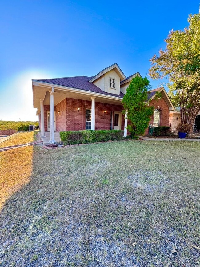 Building Photo - NOW AVAILABLE - Beautiful Patio Home in Southridge!!