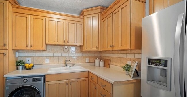 Photo - 1774 Wilson Ave S