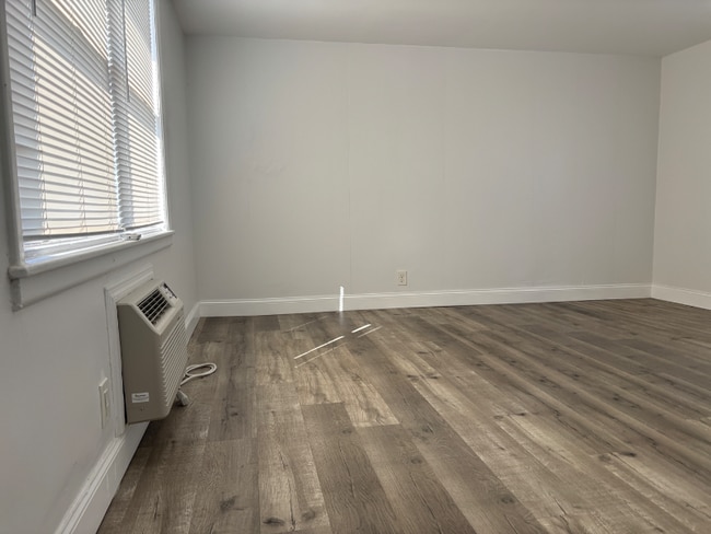 Photo - 3507 Broadway Unit 202